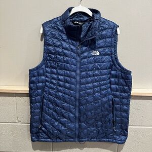 The North Face thermoball XL vest
